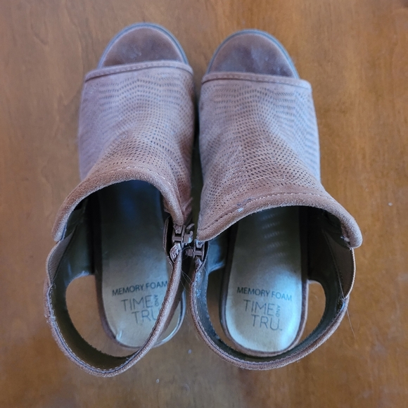 Time & Tru open toed booties - Picture 2 of 3